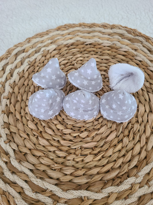 Lot de 3, 6 ou 9 tipis anti pipi, triangles en éponge blanche et coton gris motifs étoiles