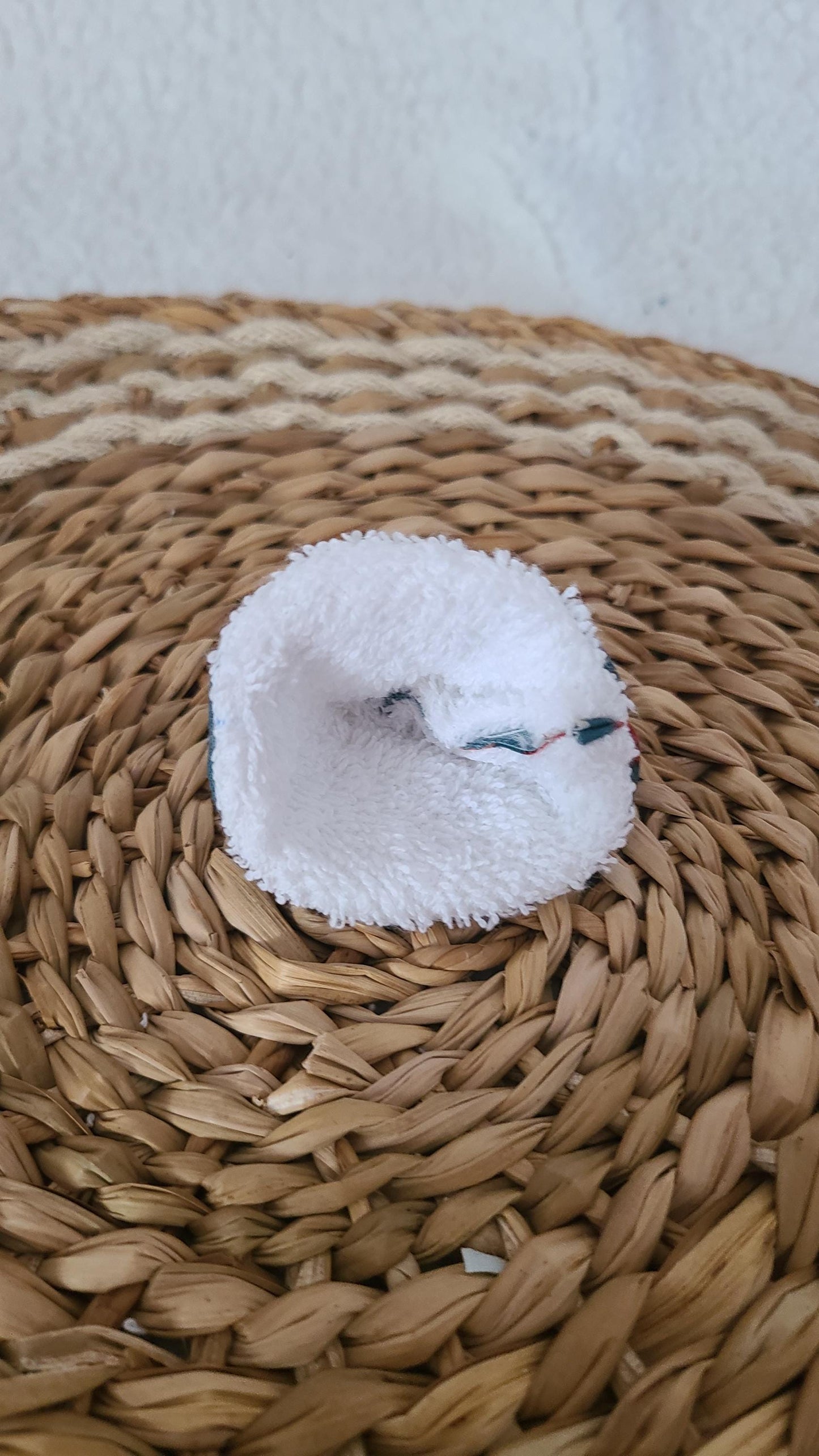 6 tipis à pipi, triangles en éponge blanche et coton verts motifs toucan et perroquets
