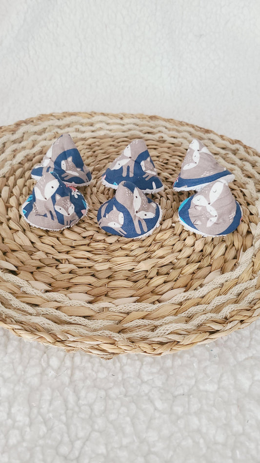 6 tipis à pipi, triangles en éponge blanche et coton bleu motif renard