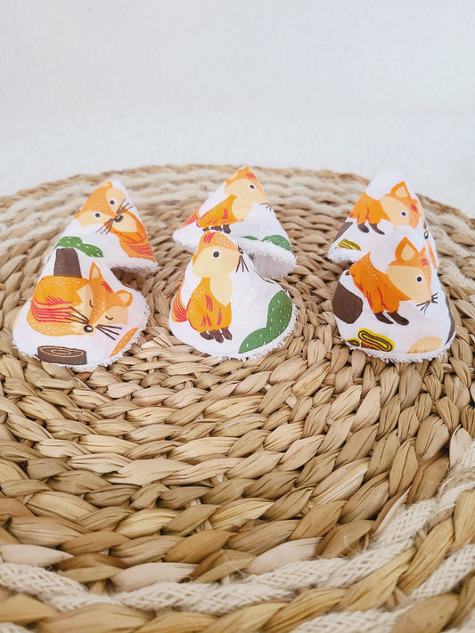 6 tipis à pipi, triangles en éponge blanche et coton blanc motif renard