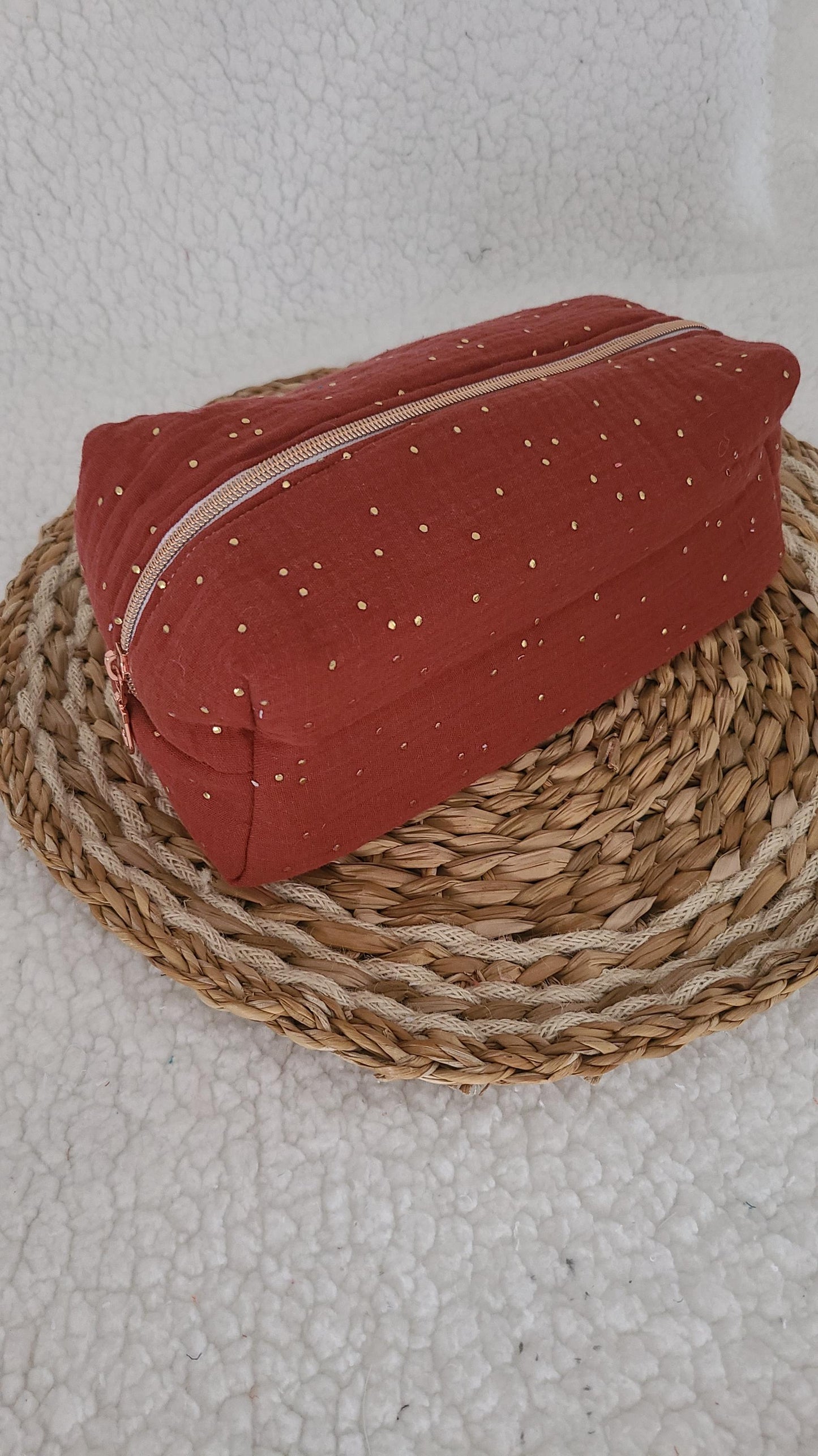 Trousse de toilette carré ou rectangulaire en double gaze terracota à pois dorés