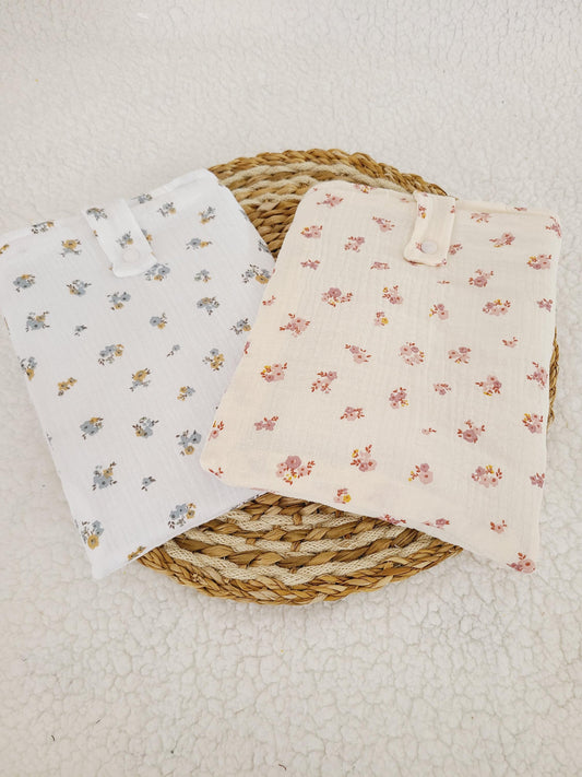 Pochette personnalisée pour livre en double gaze imprimé fleuri