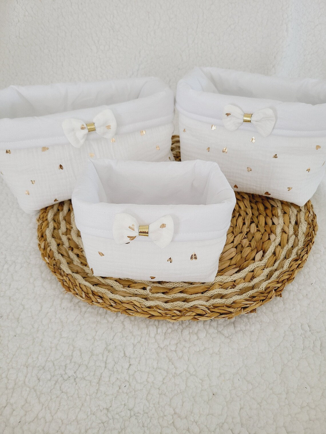 Panier en double gaze blanche motif coeur