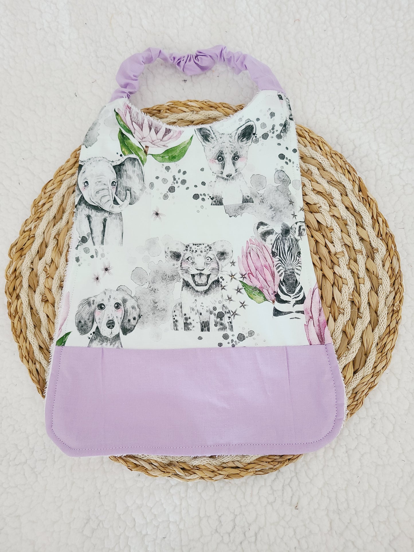 Serviette cantine maternelle personnalisée ou bavoir de cantine élastiquée motif au choix