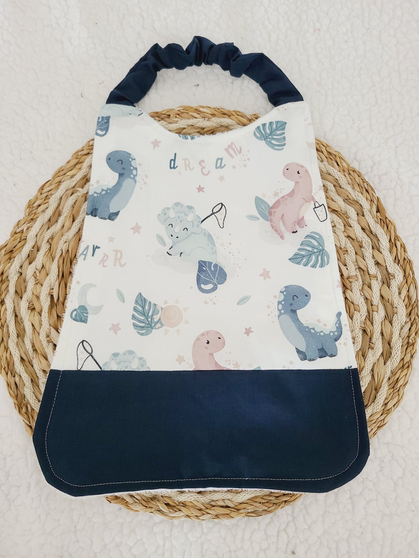 Serviette cantine maternelle personnalisée ou bavoir de cantine élastiquée motif au choix