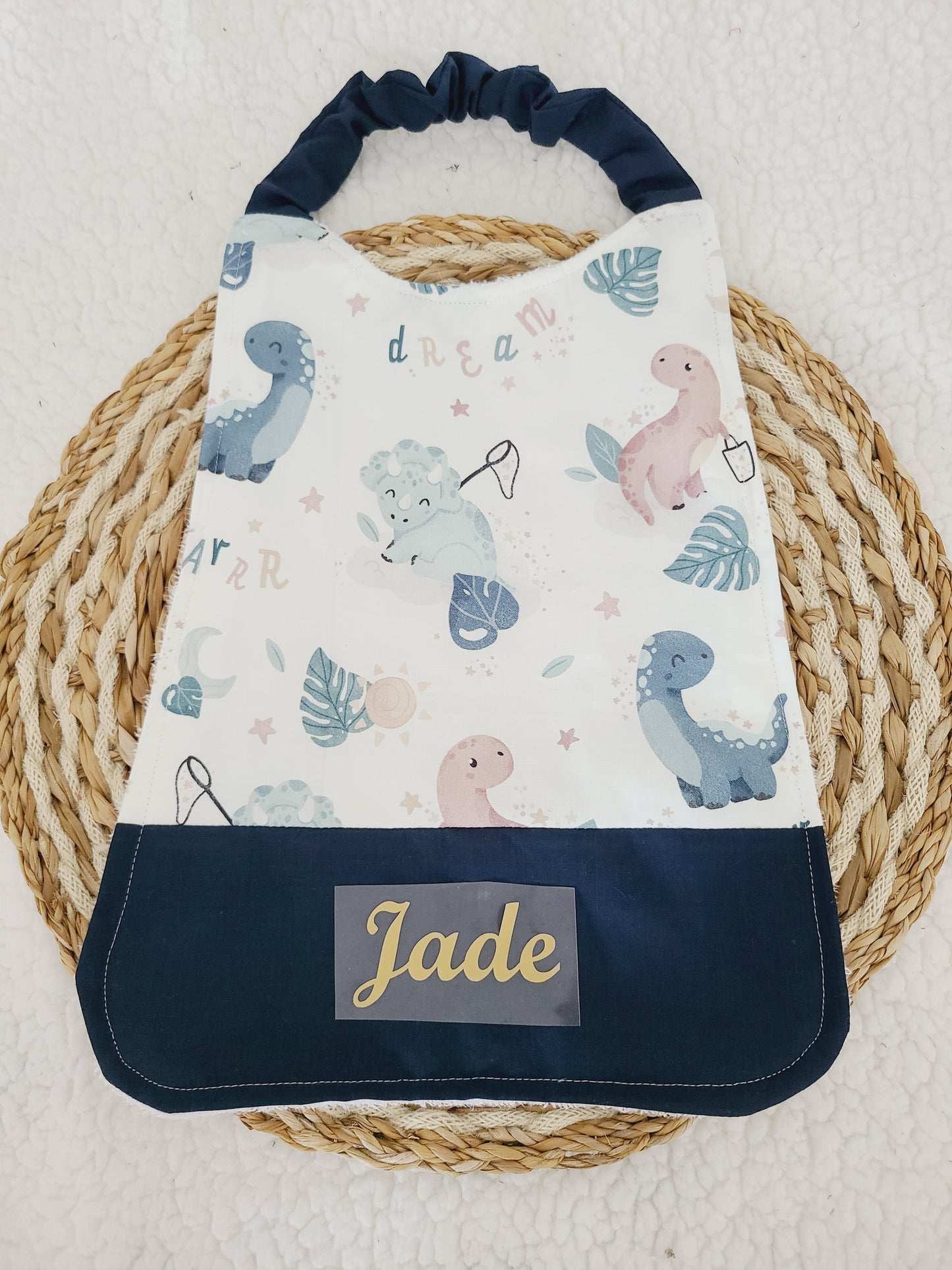 Serviette cantine maternelle personnalisée ou bavoir de cantine élastiquée motif au choix