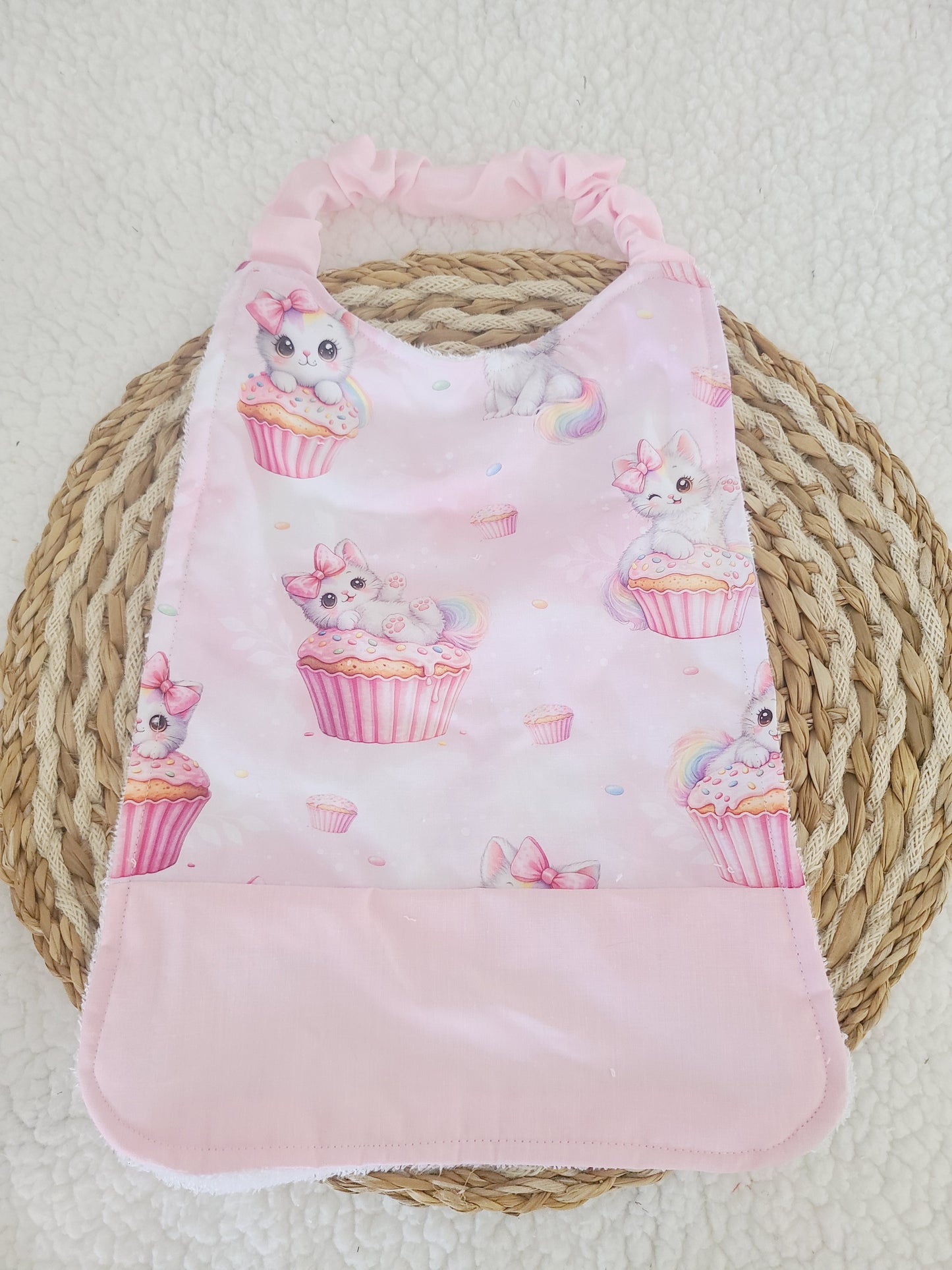 Serviette cantine maternelle personnalisée ou bavoir de cantine élastiquée motif au choix