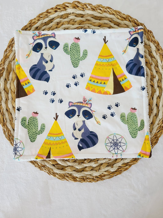 Serviette de table motif raton laveur