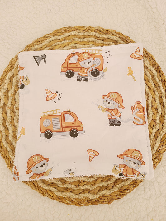 Serviette de table motif pompier ourson