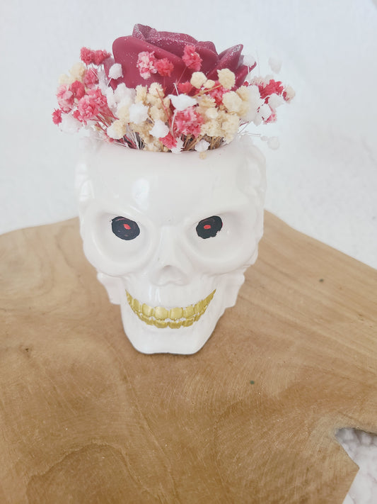 Tête de mort et sa rose parfumée