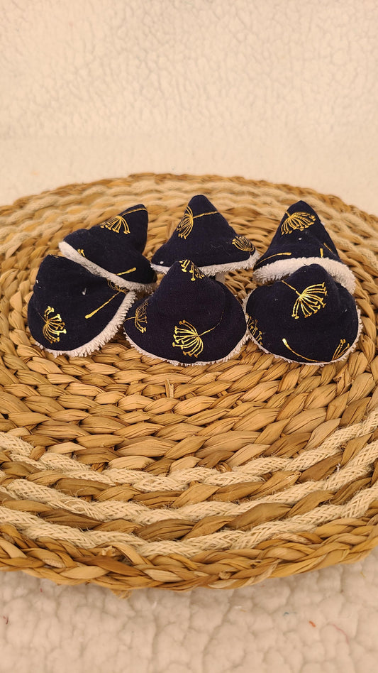 6 tipis à pipi en double gaze bleue et fleurs dorées et éponge blanche